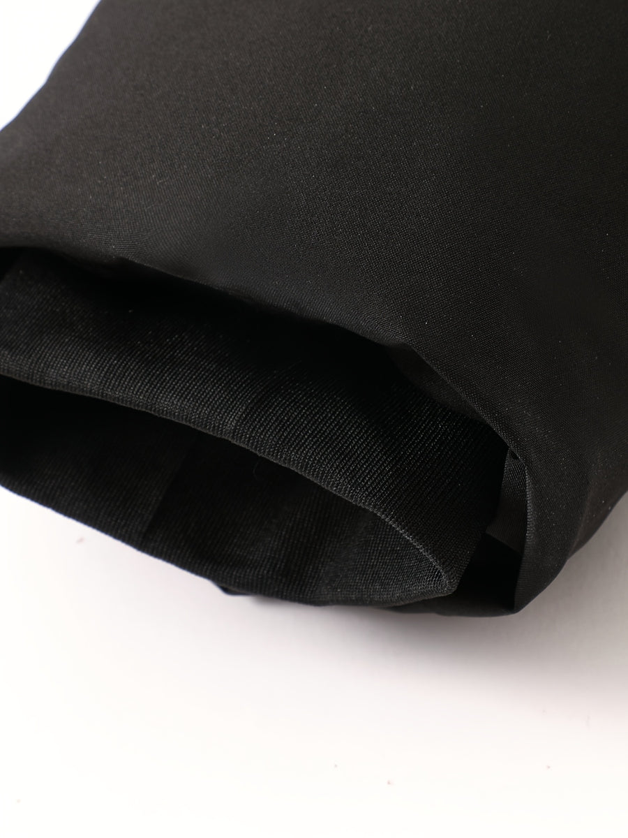 Manteau long, à capuche, noir, détail du vêtement