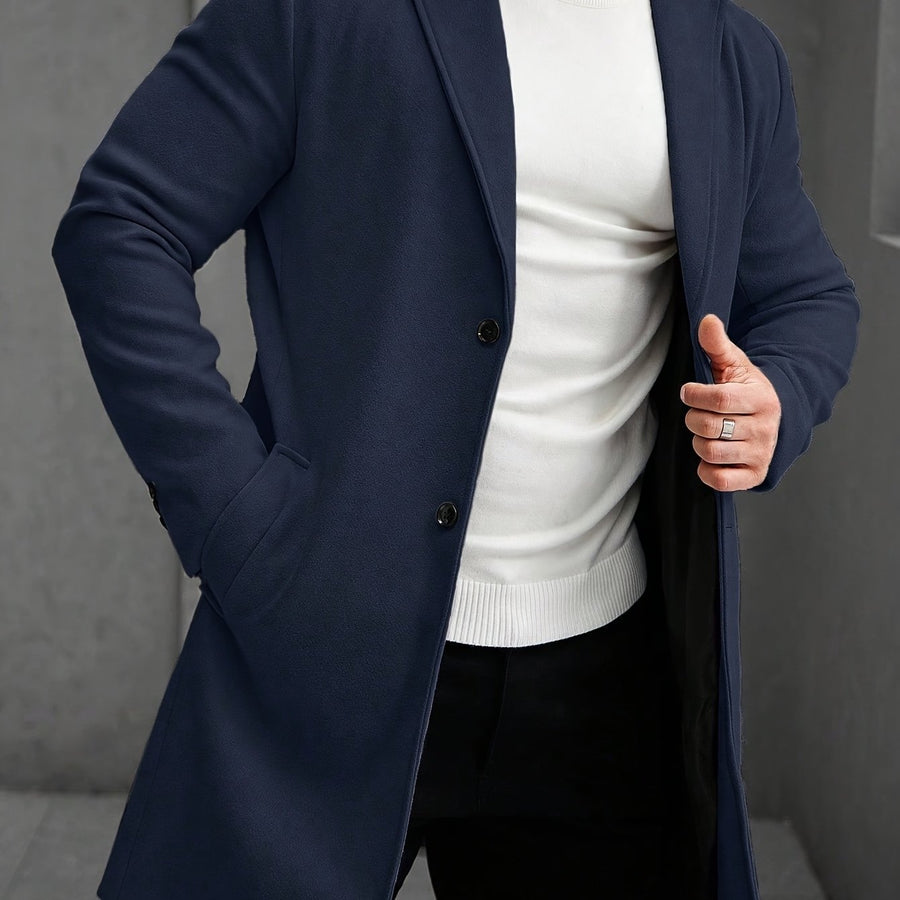 Manteau, à revers, modele 4, coloris bleu marine, détail