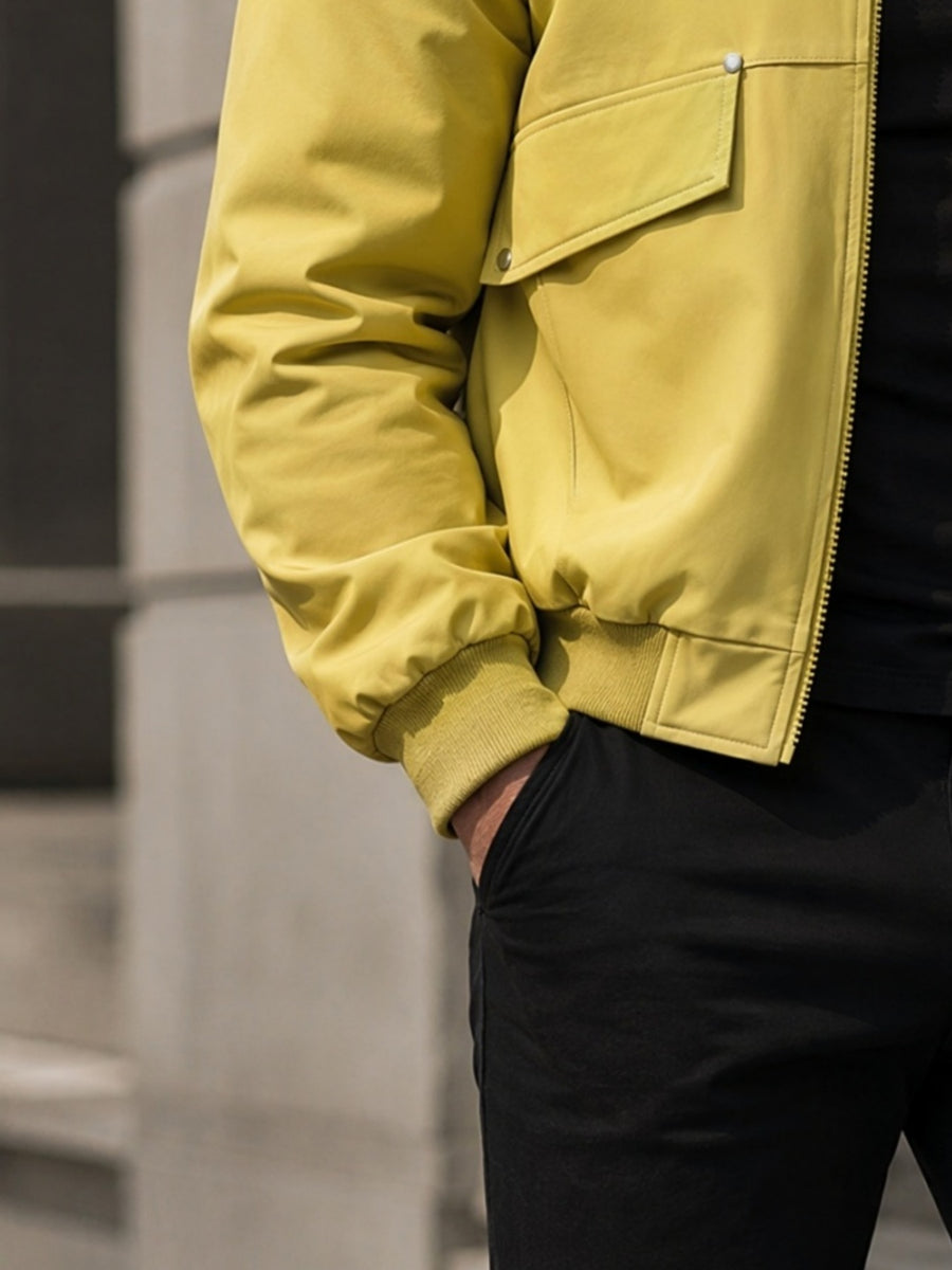 Veste matelassée, à capuche, jaune, détail du vêtement