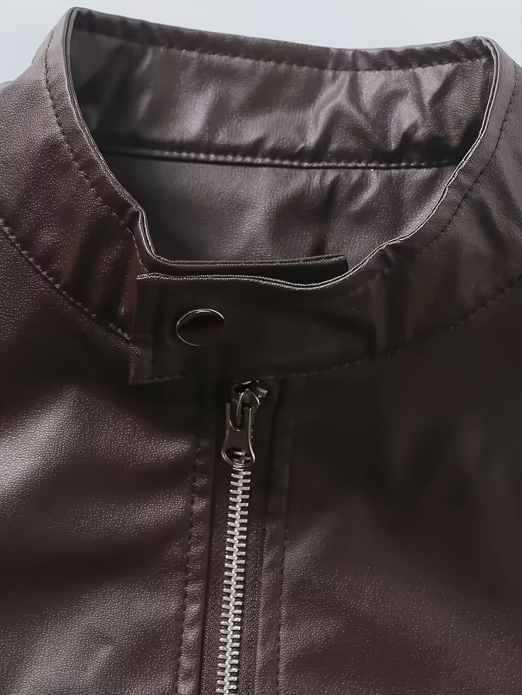 DIFFELEMENT Veste Décontractée Homme à Petit Col Montant Coupe-Vent Légère Toutes Saisons Adaptée Veste de Moto Tissu Doux et Lisse Double Fermeture Éclair Multi-Boutons Conception de Poche Fermeture Éclair Coupe Standard Veste Adaptée pour la Conduite Pl, détail du vêtement