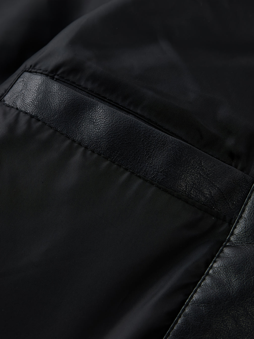 Manteau Homme Mi-Long Boutonné à Revers, Veste Rétro Facile et Décontractée en PU, détail du vêtement