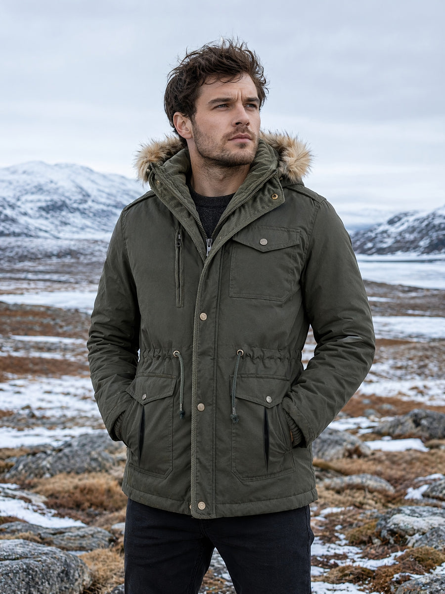 Parka mi-long, à capuche, détail du vêtement