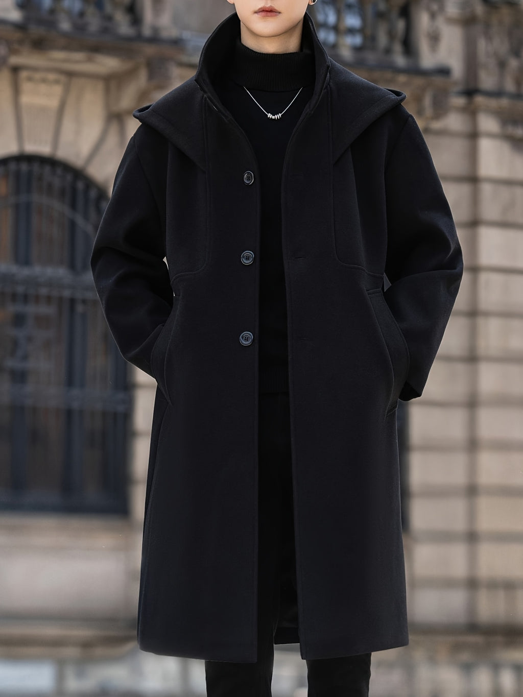 Trench long, à capuche, noir, détail du vêtement