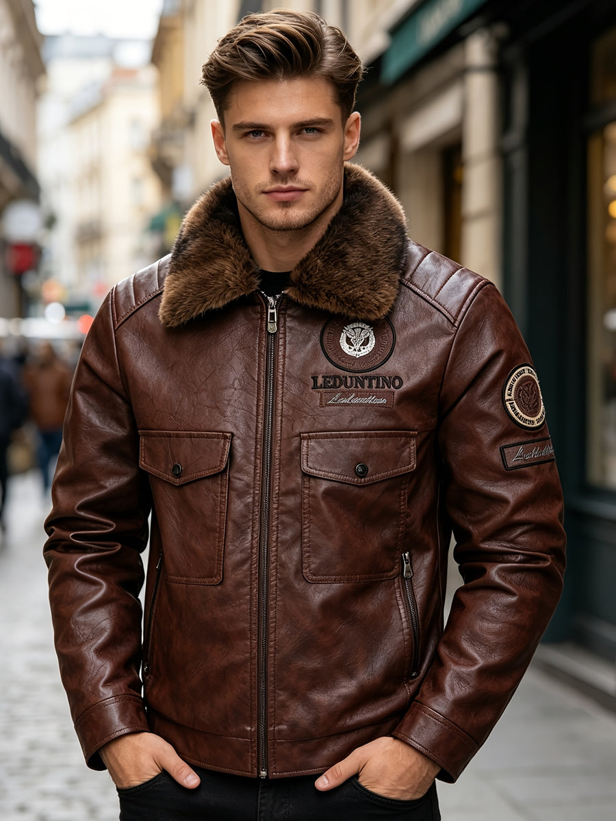 Veste en fausse fourrure, à revers, détail du vêtement