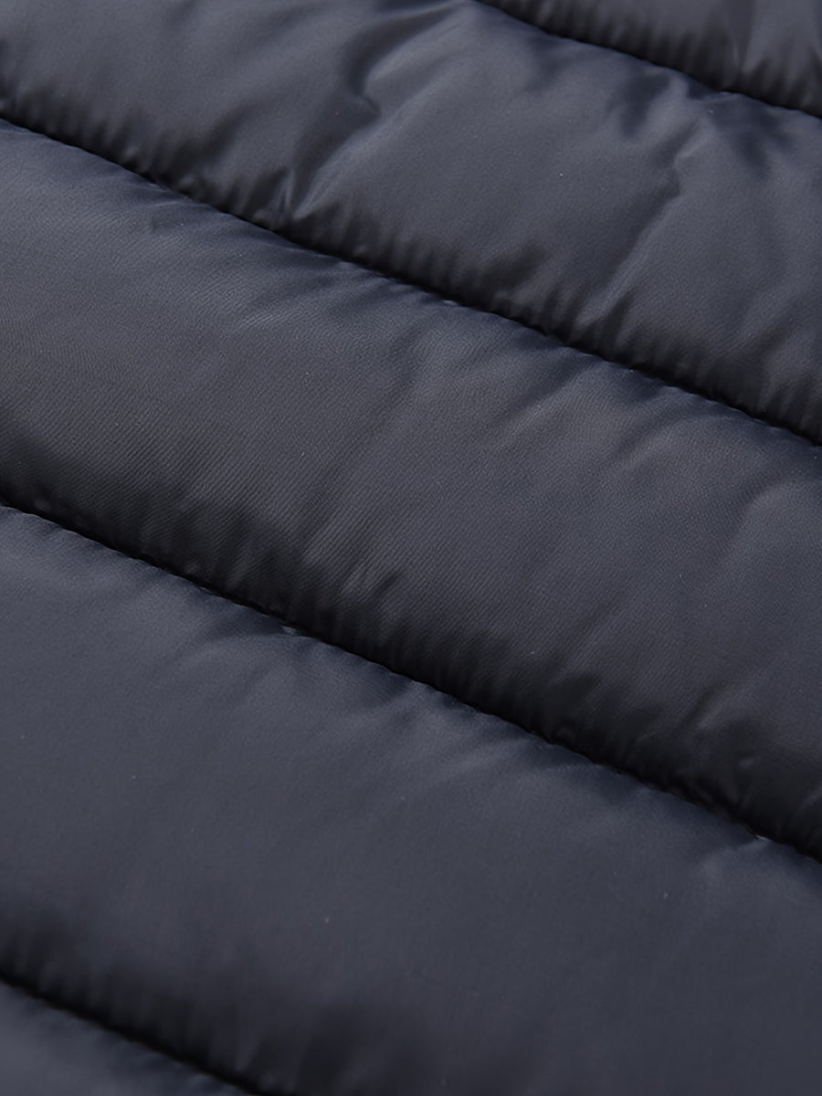 Veste matelassée, coupe-vent, à capuche, fermeture éclair, détail du vêtement
