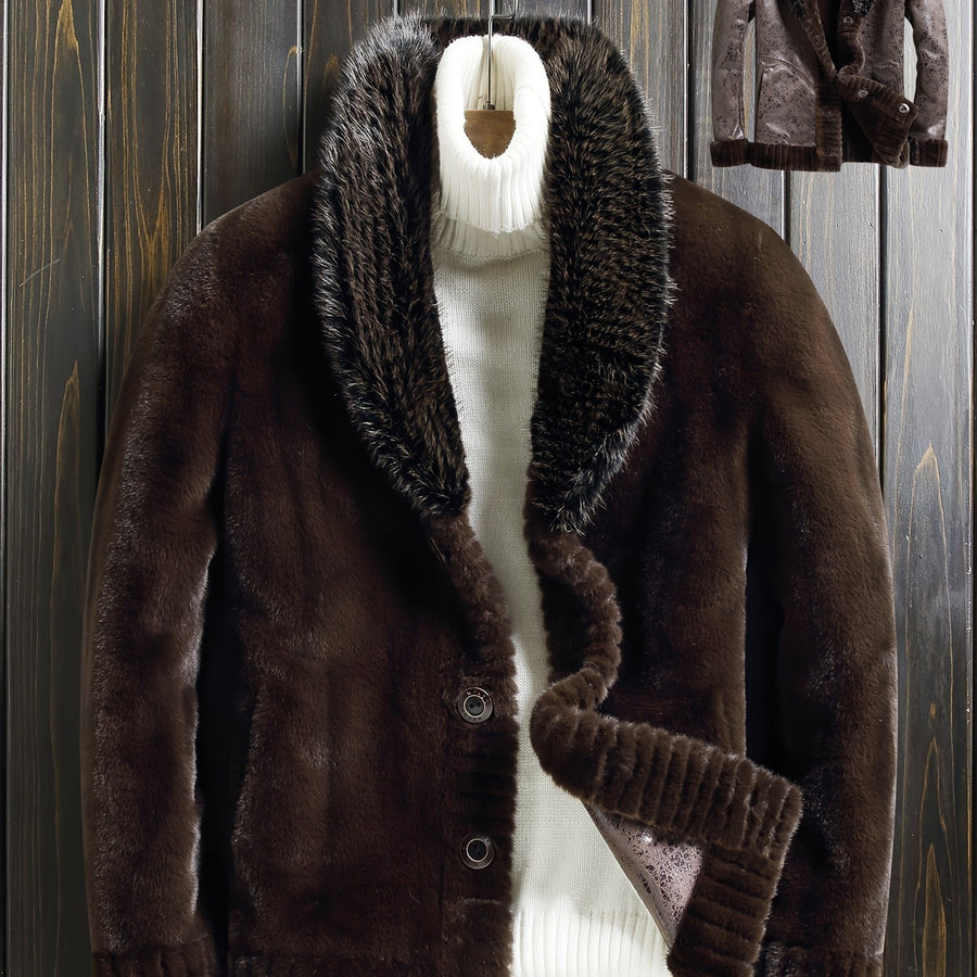 Veste en fausse fourrure longue, réversible, coloris marron foncé, détail