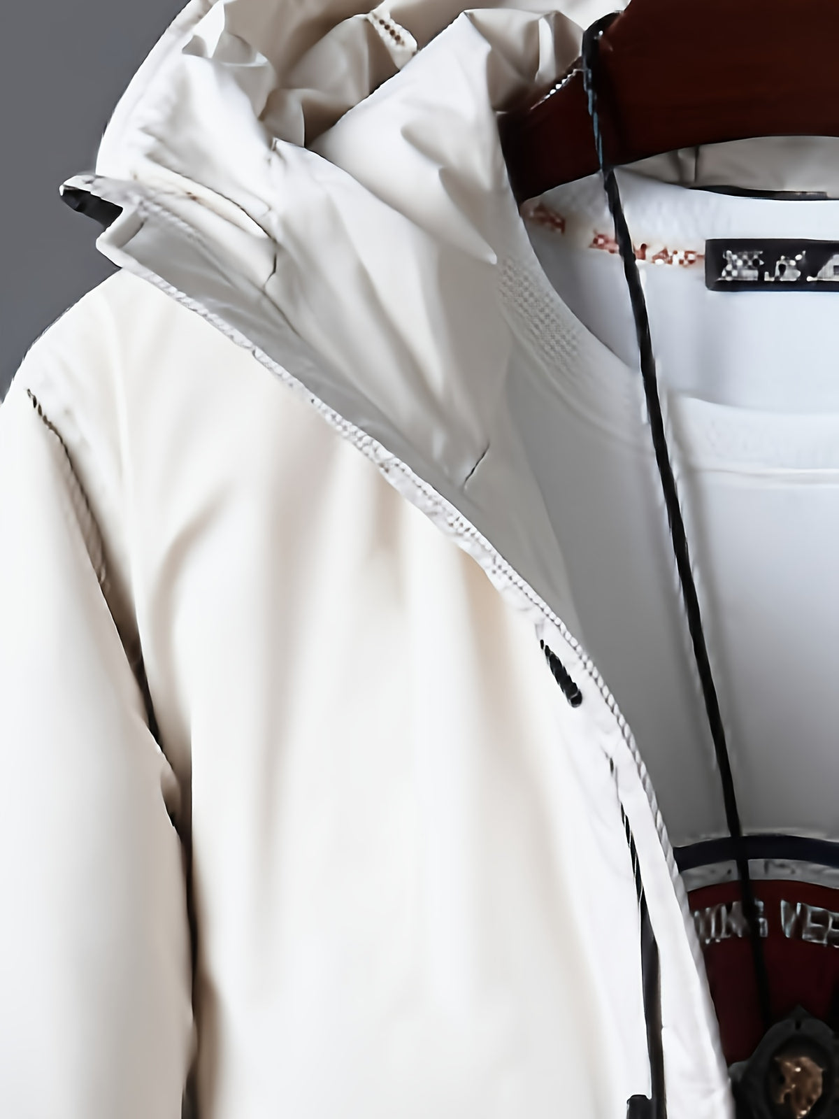 Veste pour homme, à capuche, modele 16
