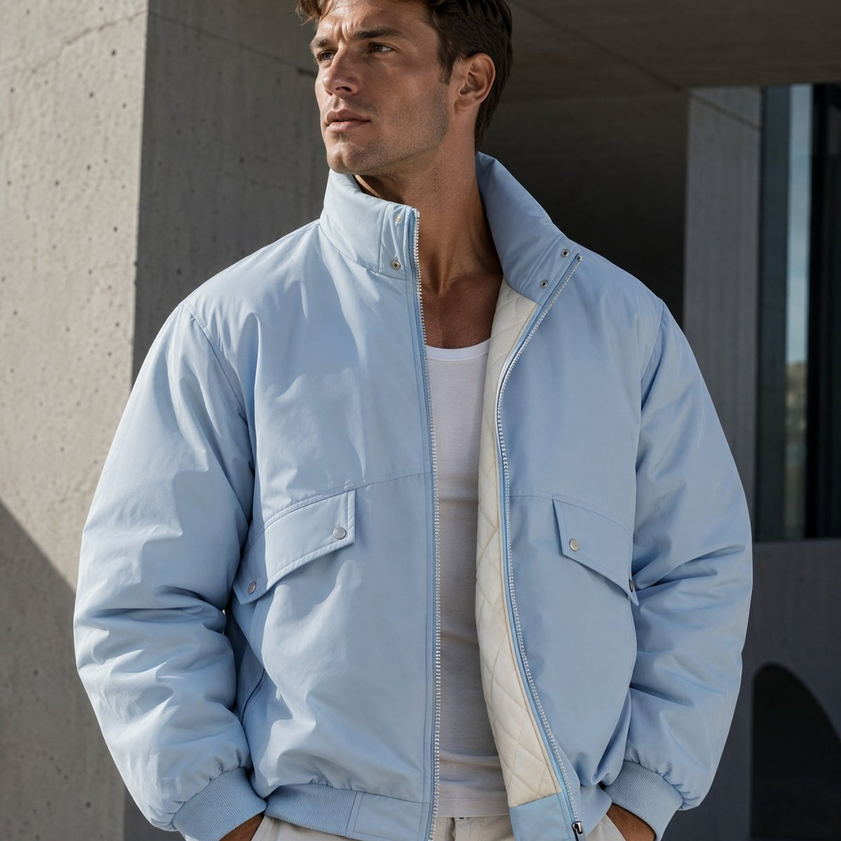 Veste matelassée, à capuche, jaune, coloris bleu ciel, détail Image