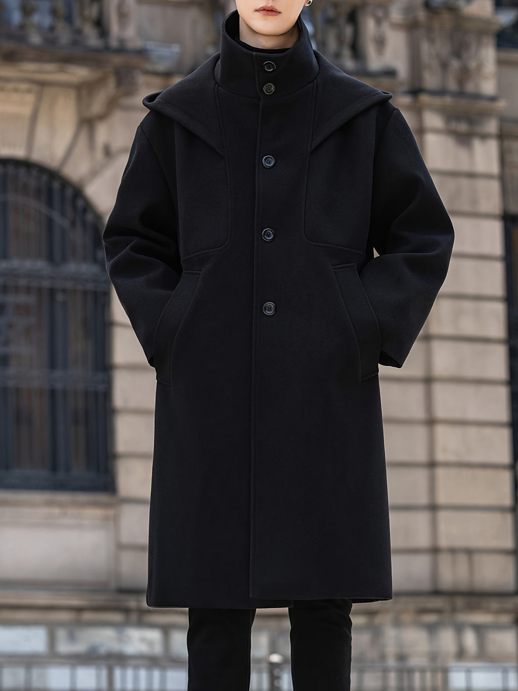 Trench long, à capuche, noir, détail du vêtement