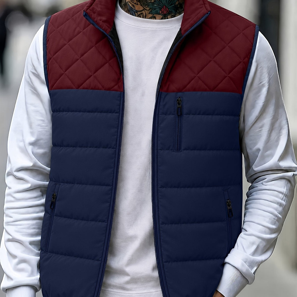 Veste matelassée, coupe-vent, à col montant, col montant, coloris épissage rouge et bleu, détail Image